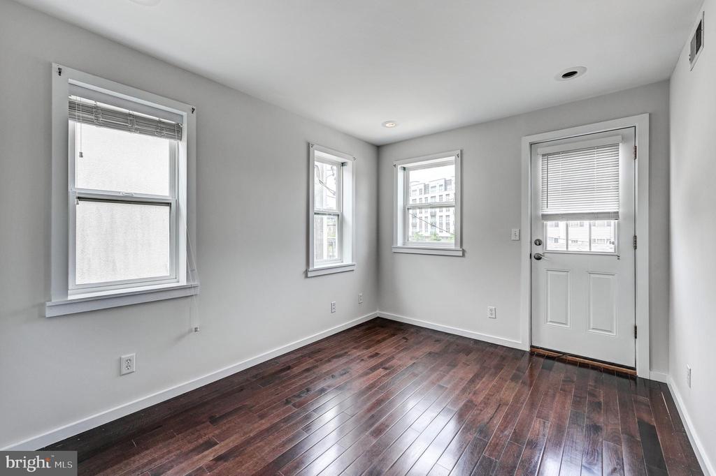 136 W OSTEND STREET