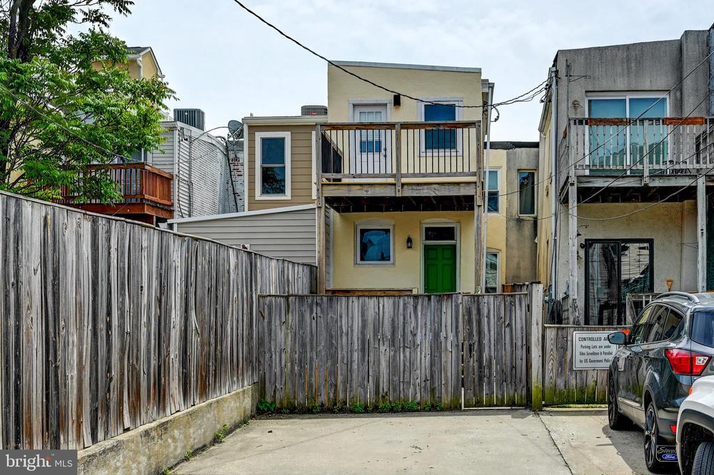 136 W OSTEND STREET