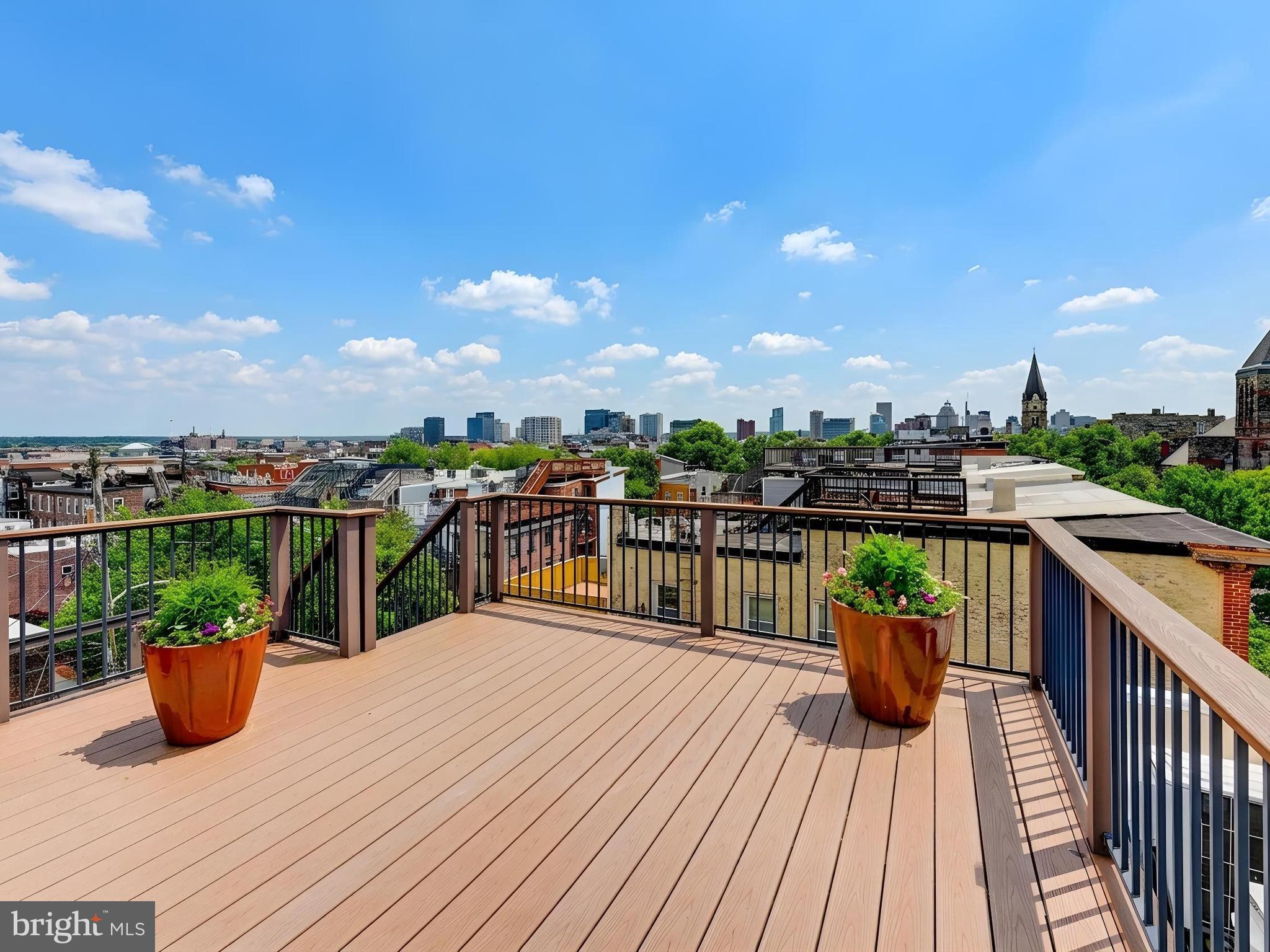 2119 E LOMBARD STREET E