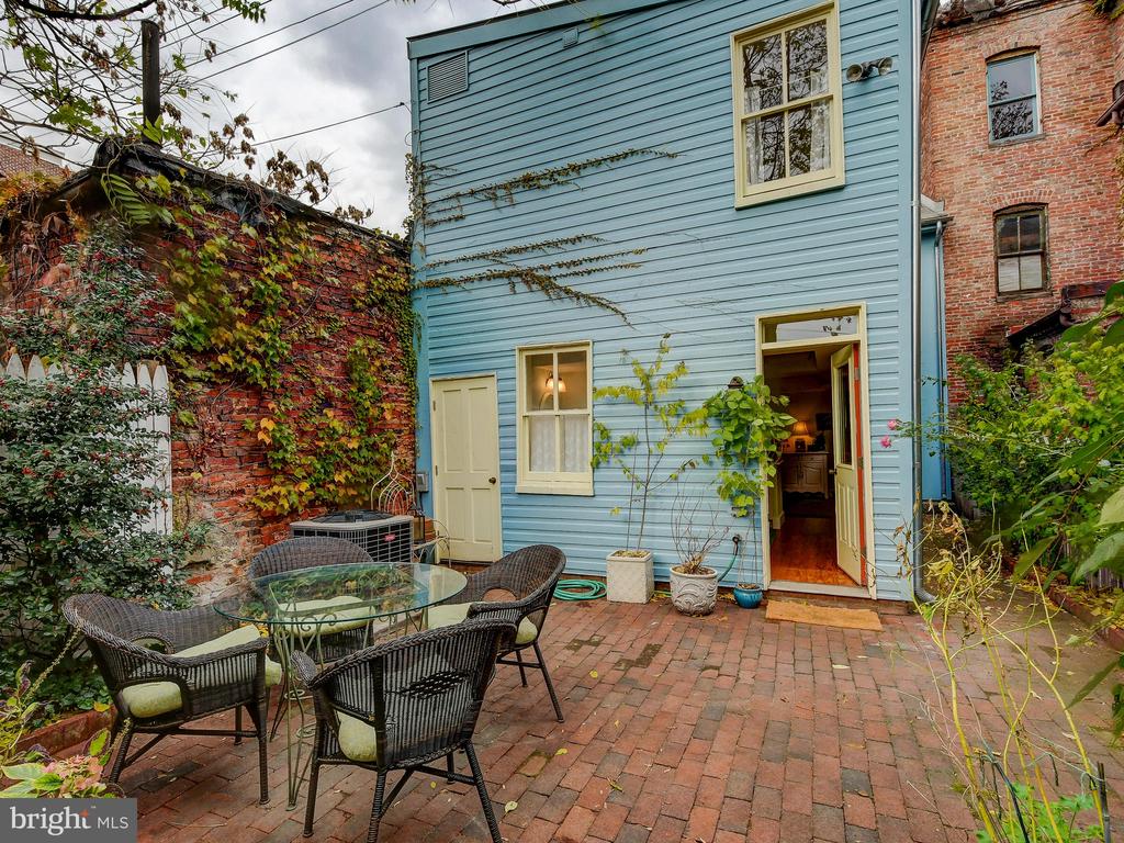 1627 ALICEANNA STREET