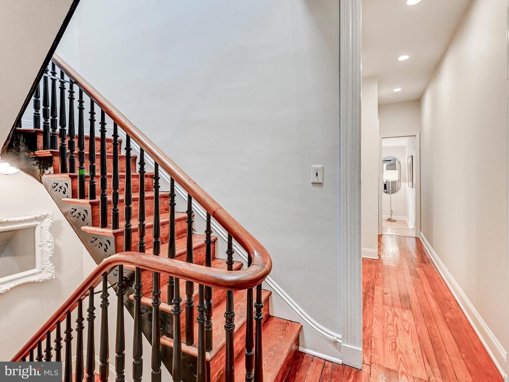 122 S COLLINGTON AVENUE