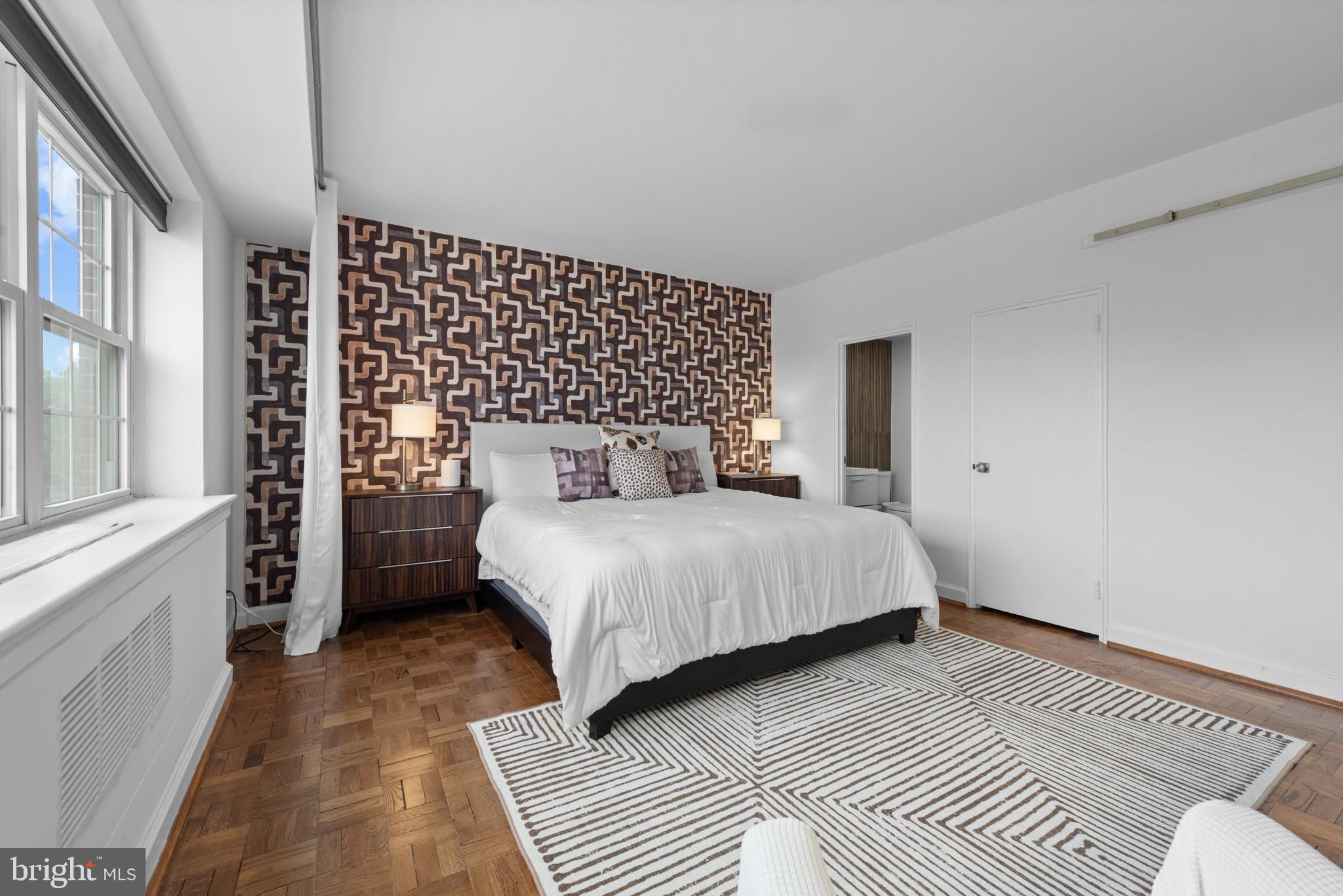 3601 GREENWAY 806