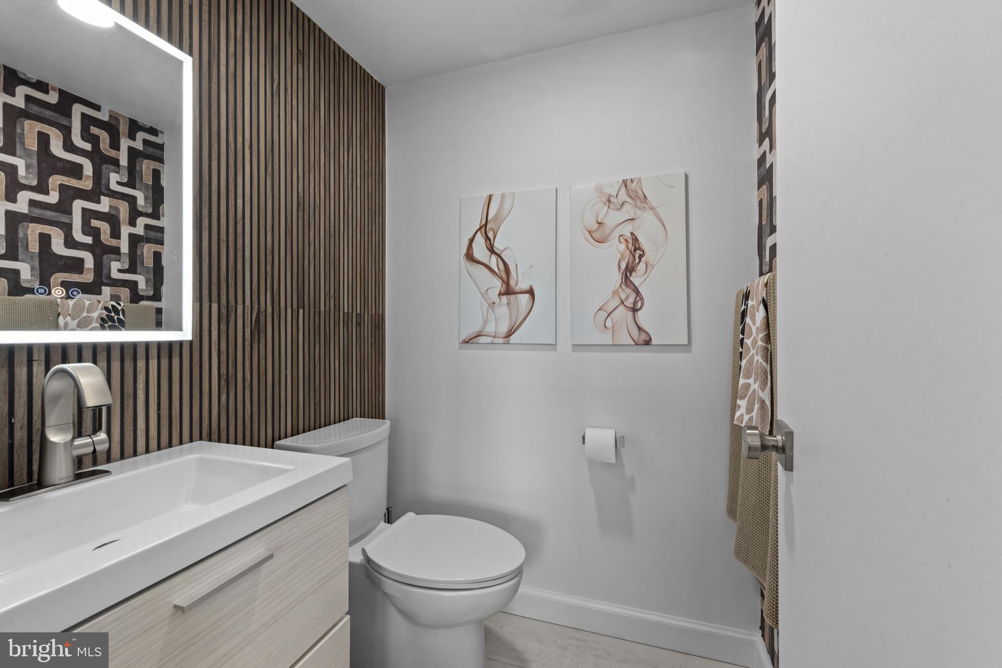3601 GREENWAY 806