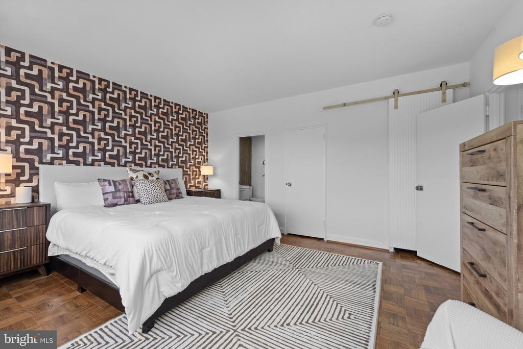 3601 GREENWAY 806