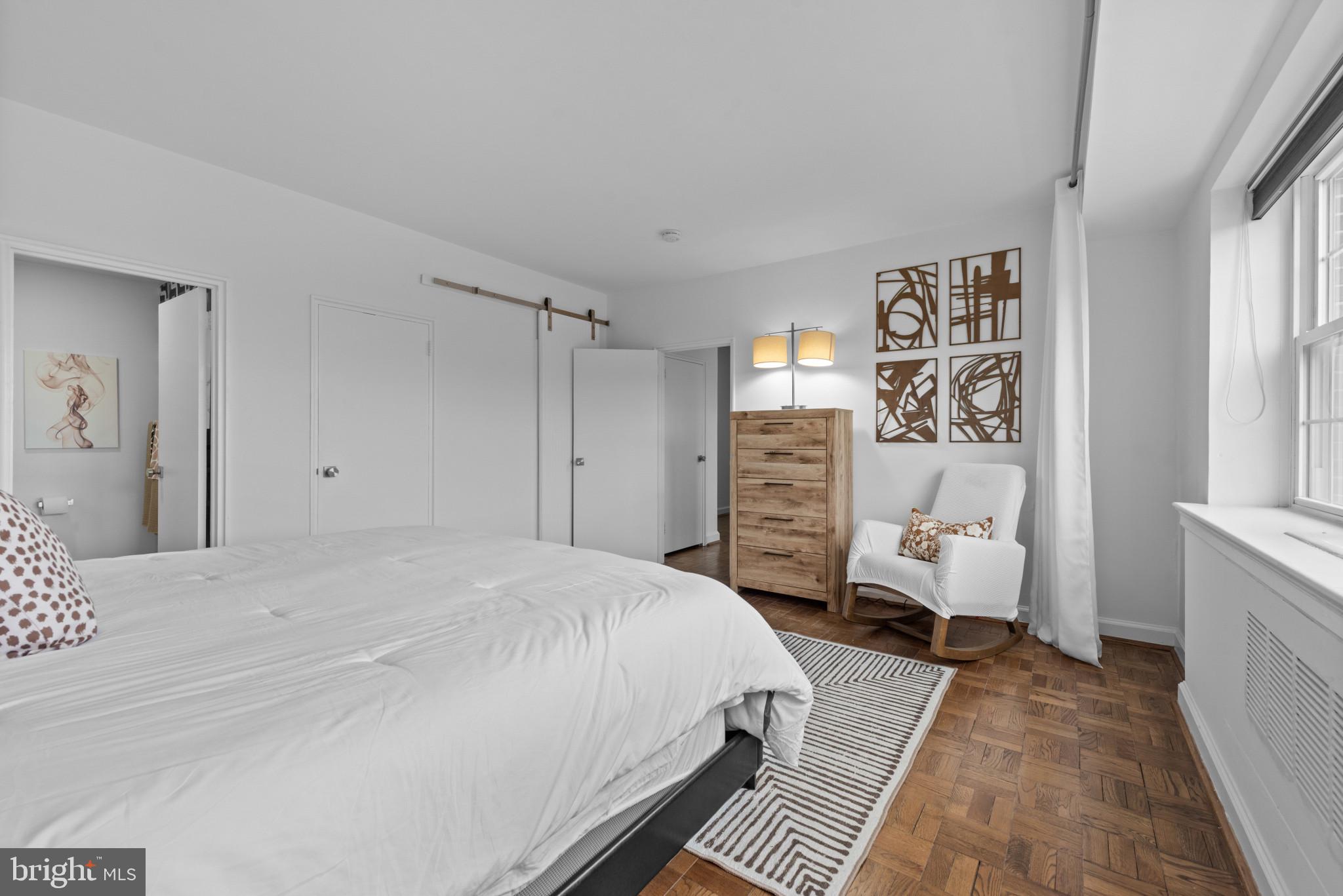 3601 GREENWAY 806
