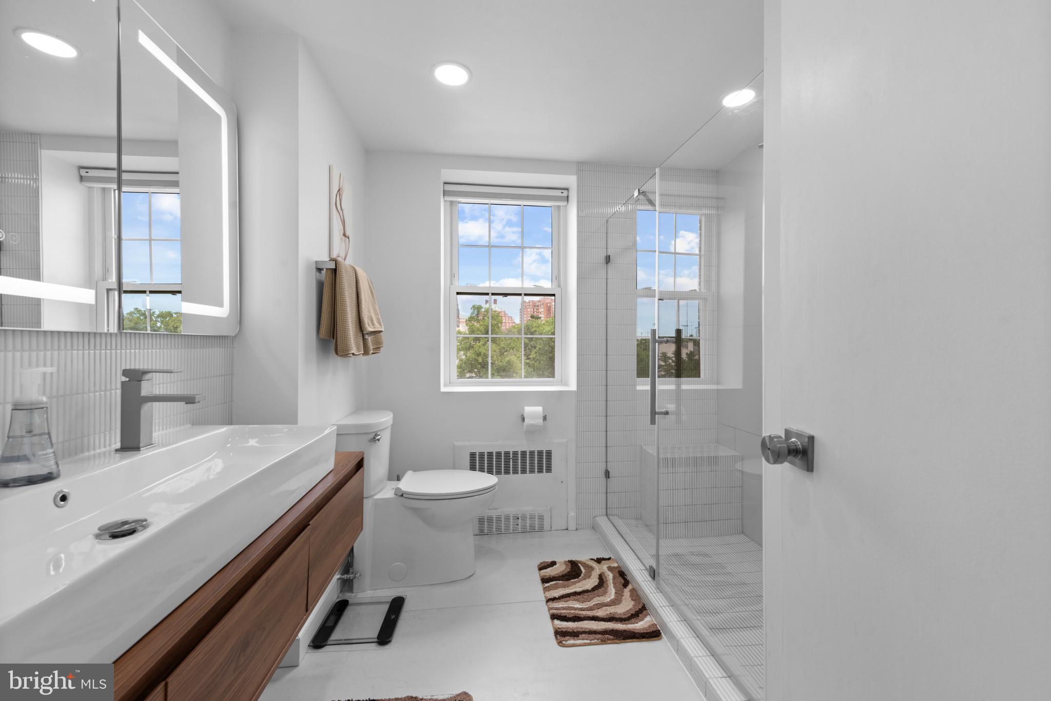 3601 GREENWAY 806