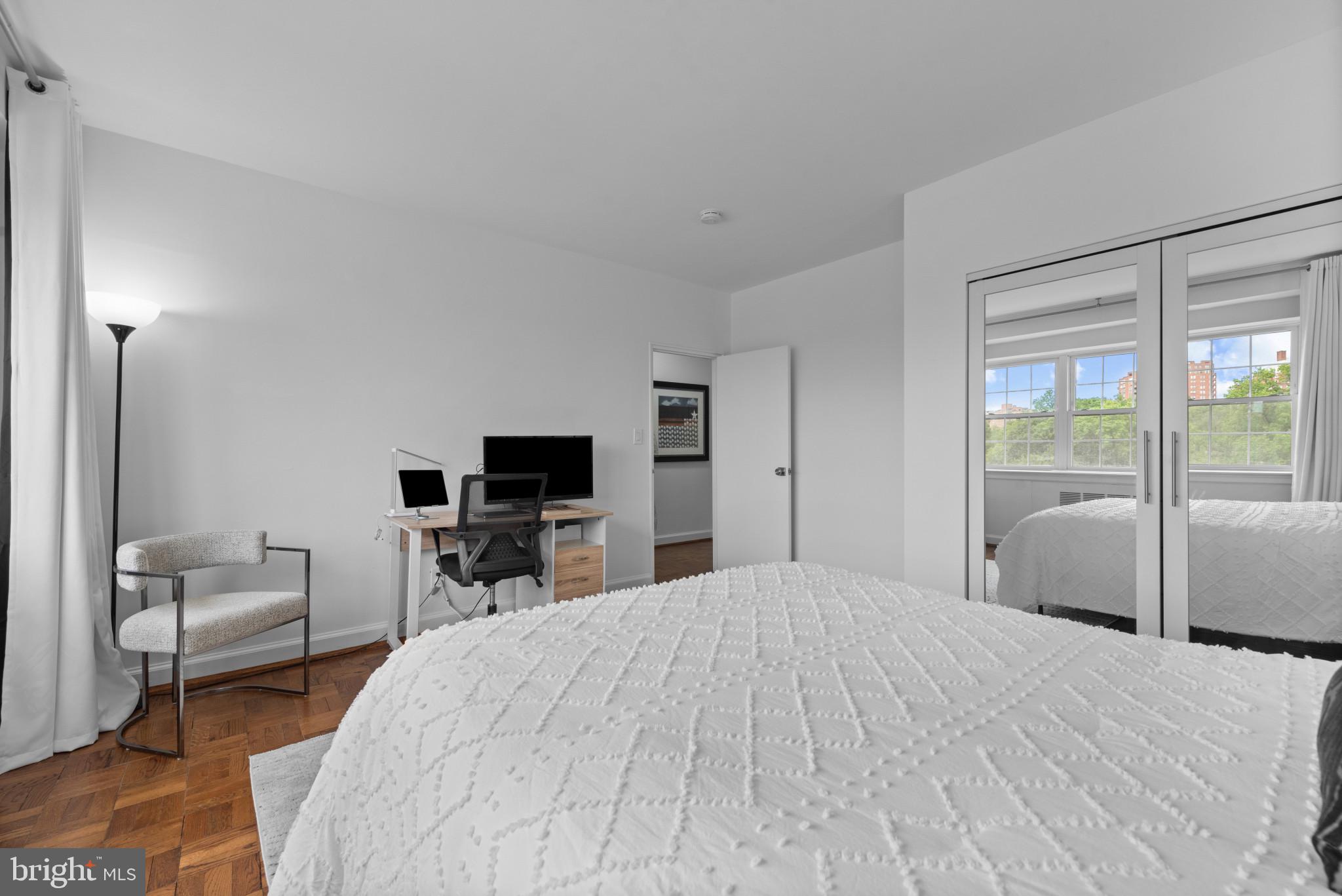 3601 GREENWAY 806
