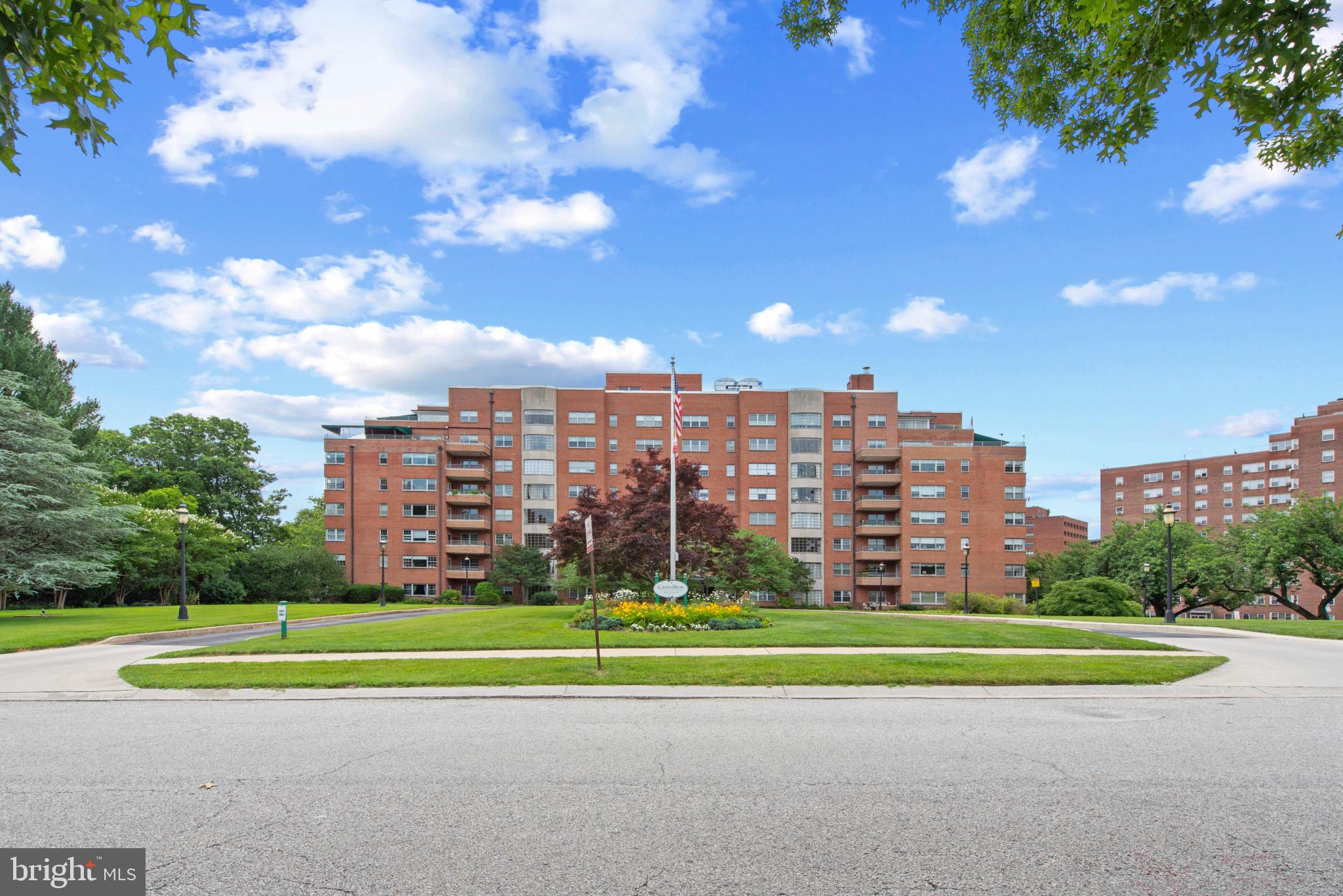 3601 GREENWAY 806