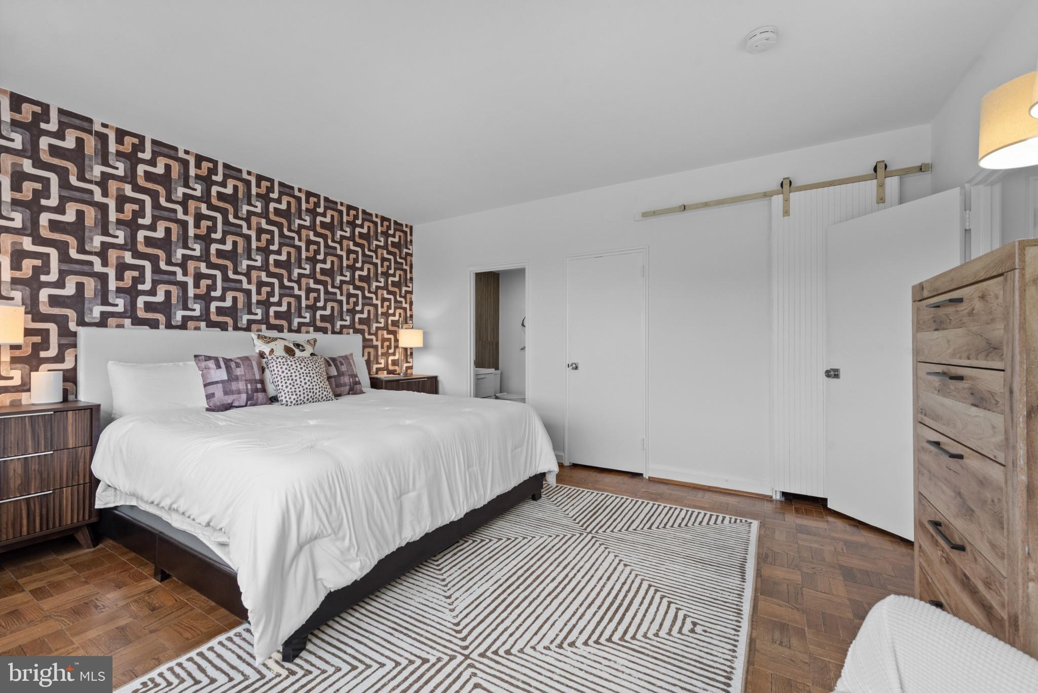 3601 GREENWAY 806