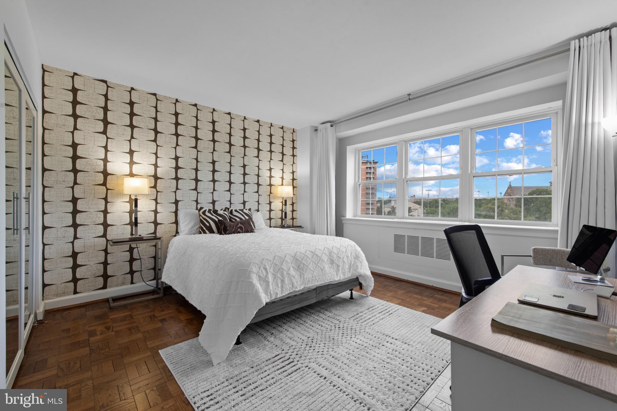 3601 GREENWAY 806