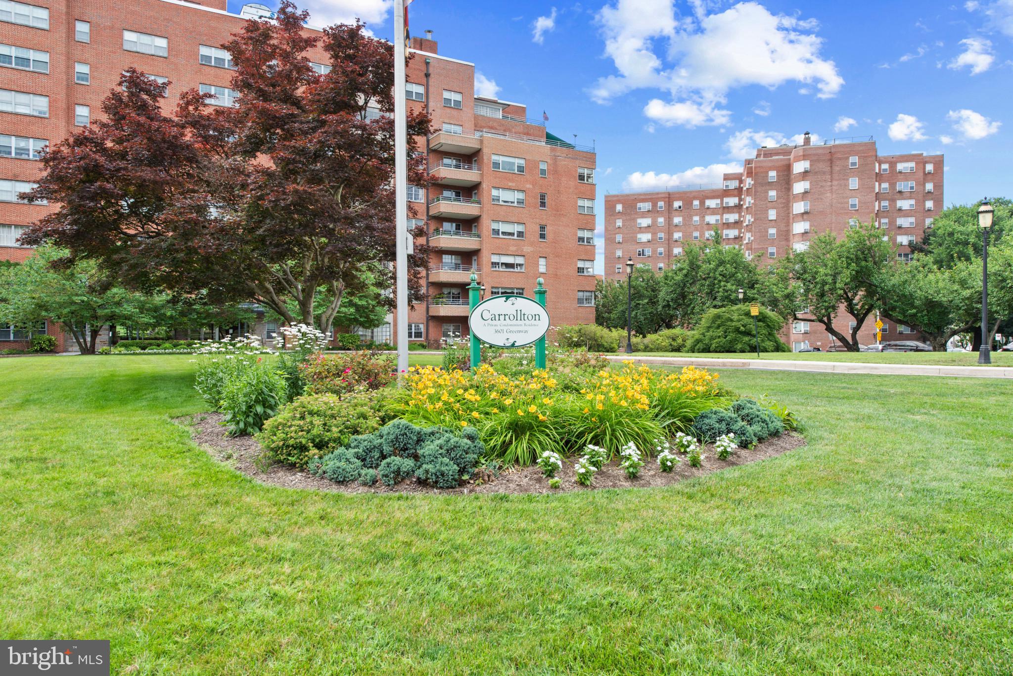 3601 GREENWAY 806