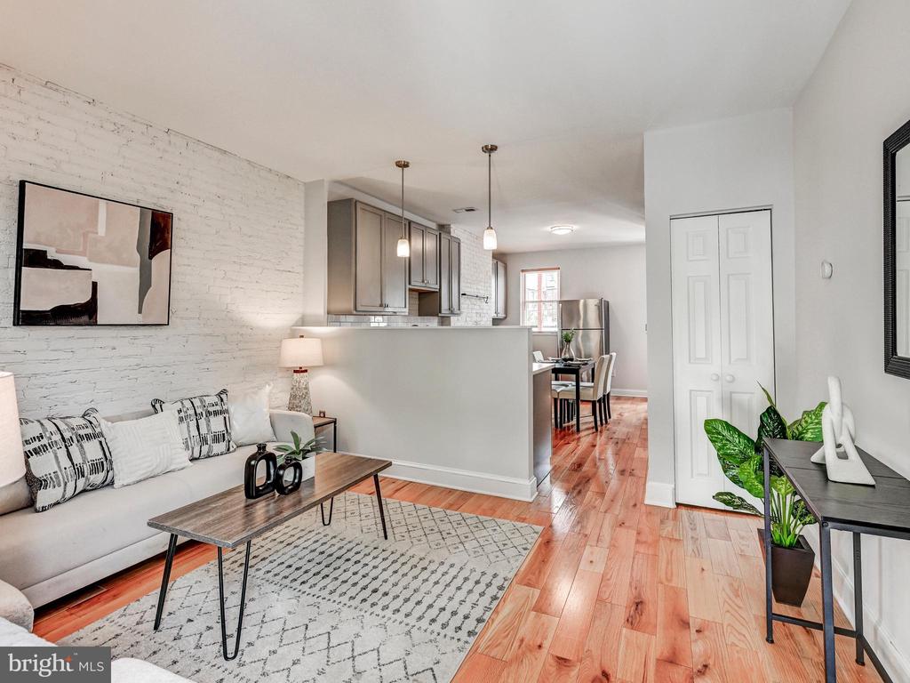 127 S CASTLE STREET