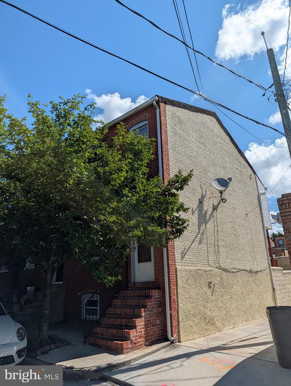 127 S CASTLE STREET