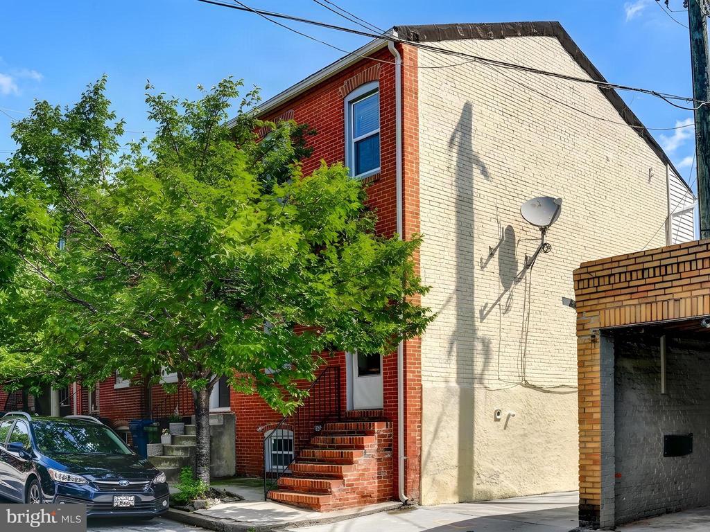 127 S CASTLE STREET