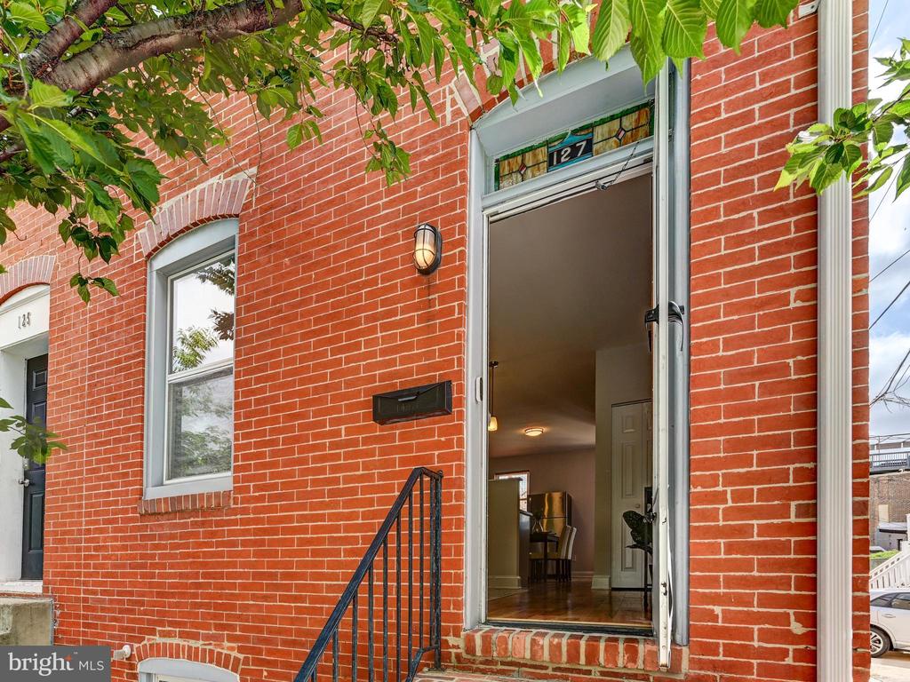 127 S CASTLE STREET