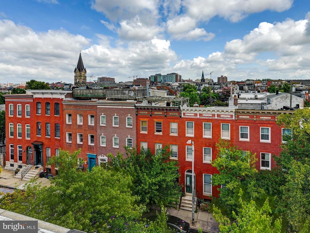 2015 E PRATT STREET
