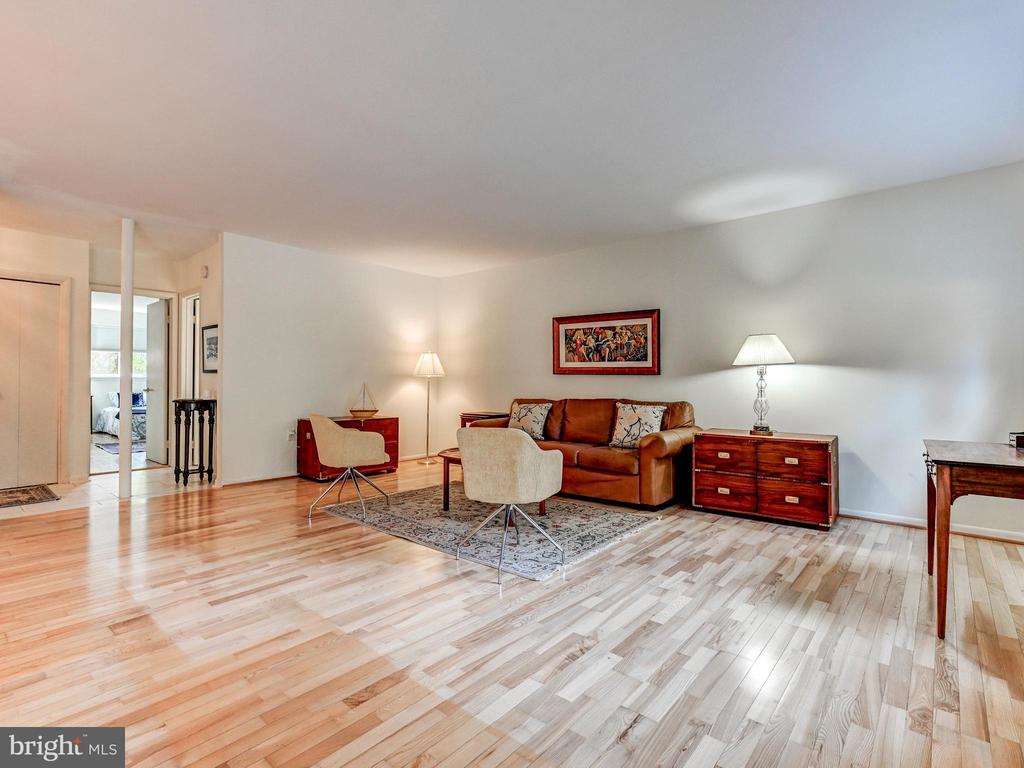 19 HAMILL ROAD Unit: 19A