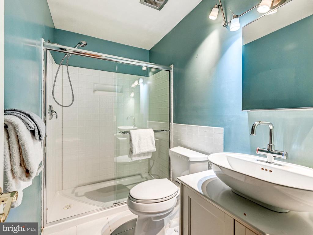 19 HAMILL ROAD Unit: 19A