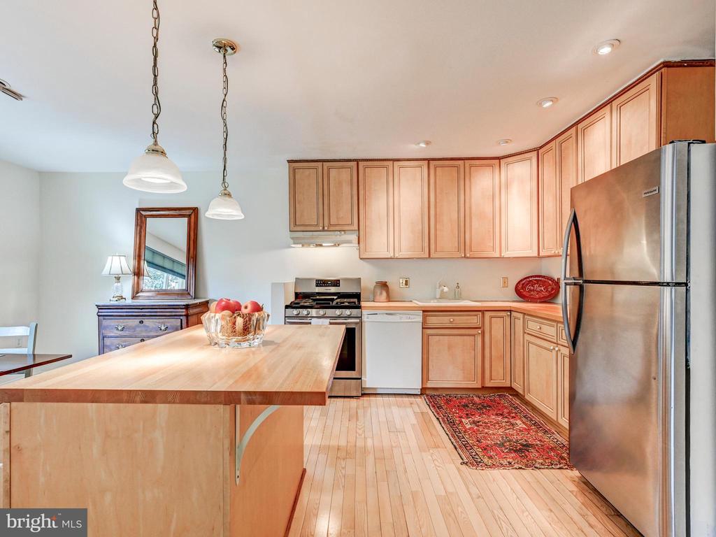 19 HAMILL ROAD Unit: 19A