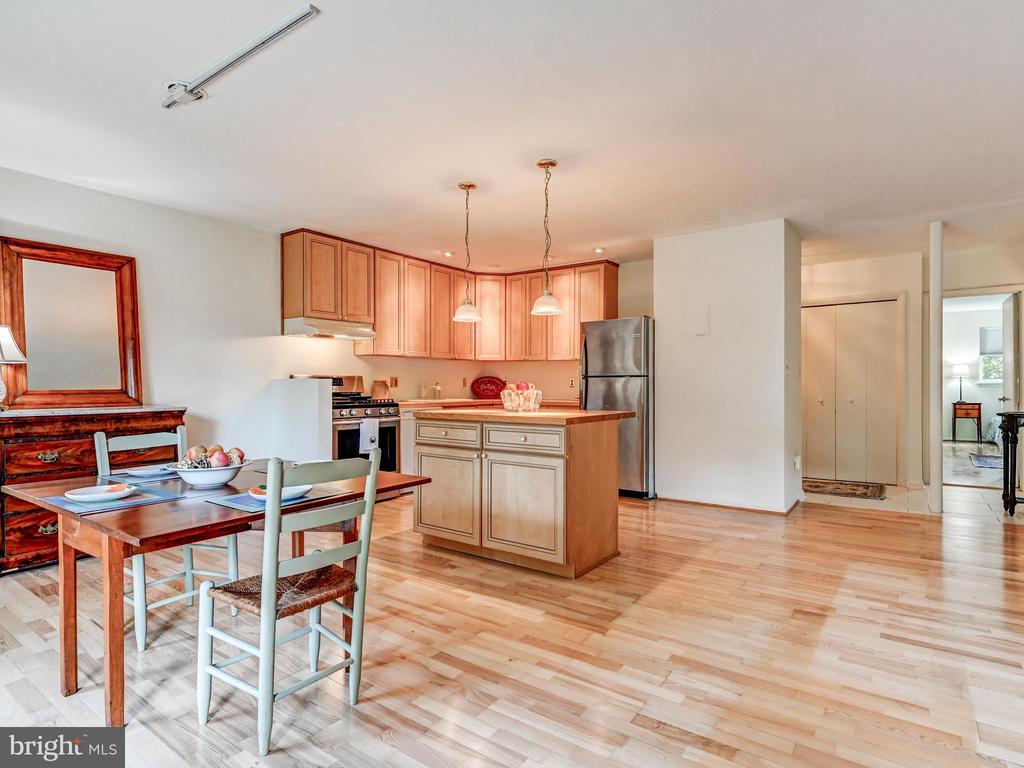 19 HAMILL ROAD Unit: 19A