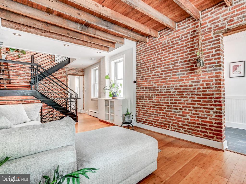 126 S CASTLE STREET