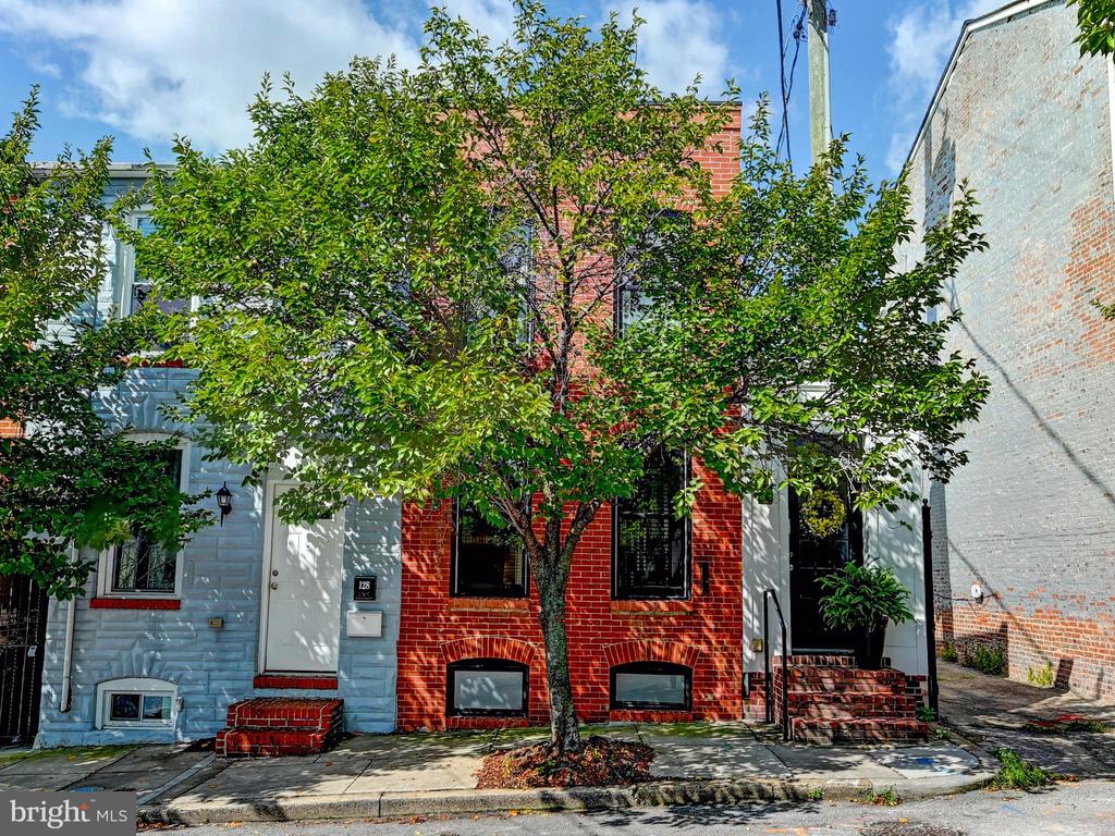 126 S CASTLE STREET