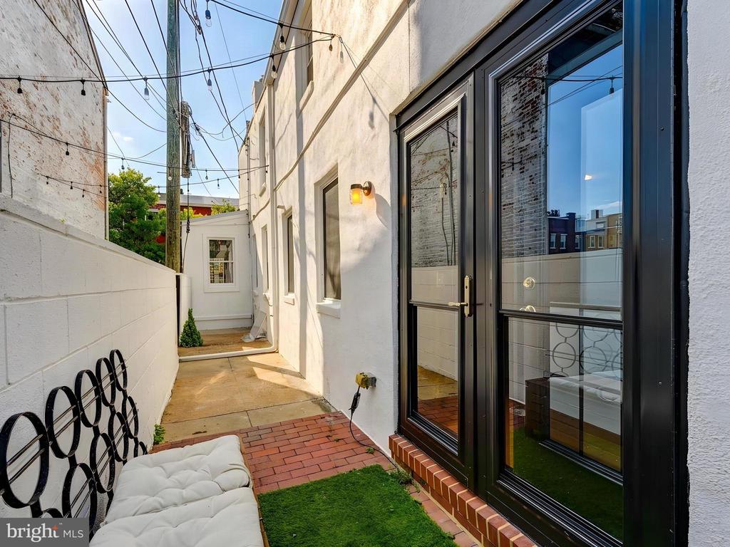126 S CASTLE STREET