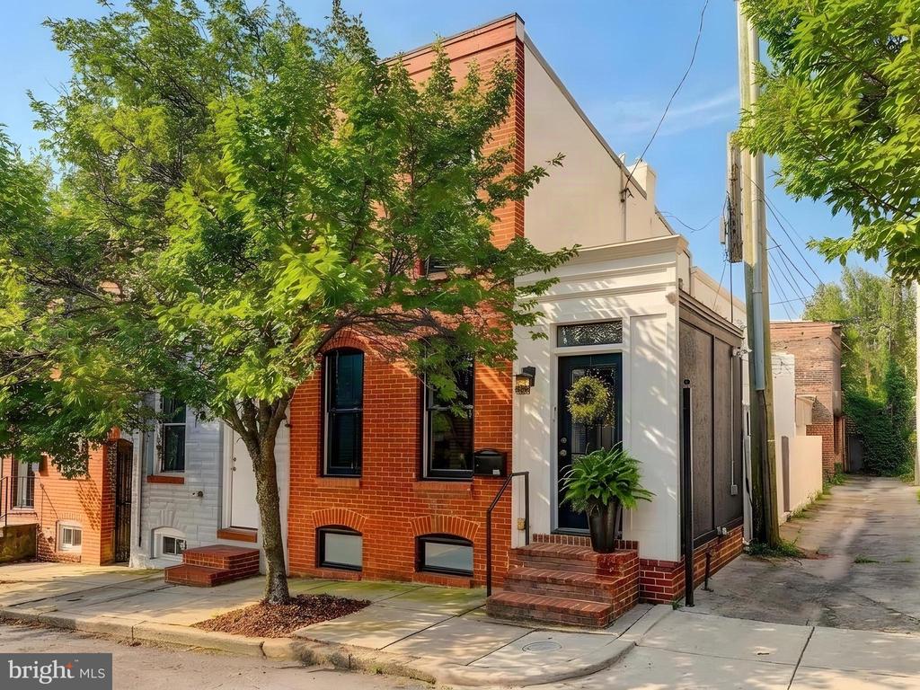 126 S CASTLE STREET