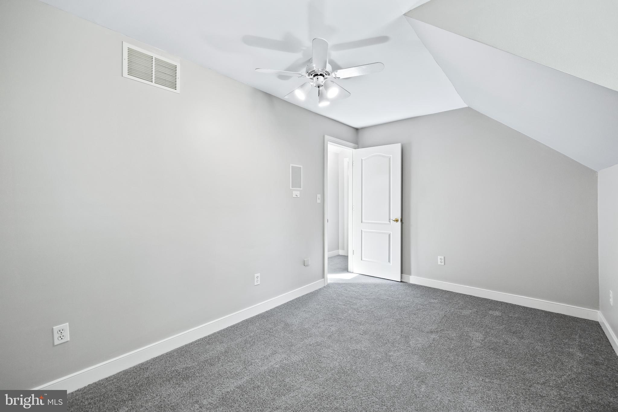 912 ELLENDALE DRIVE