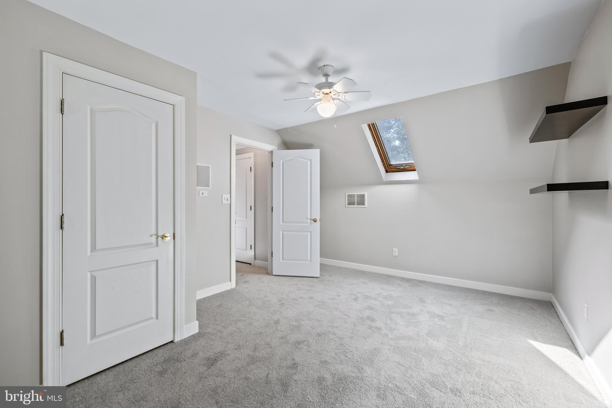 912 ELLENDALE DRIVE