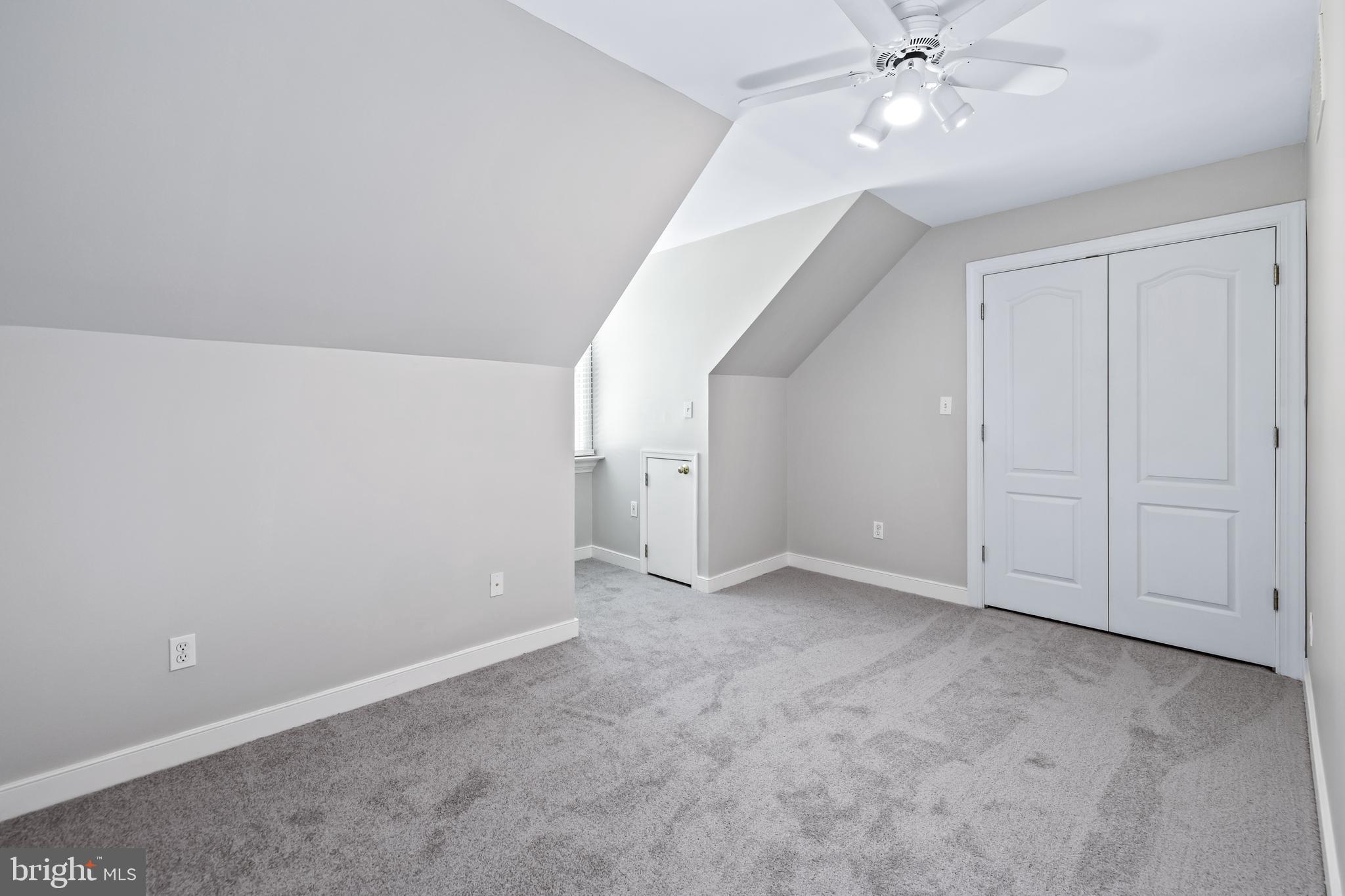 912 ELLENDALE DRIVE