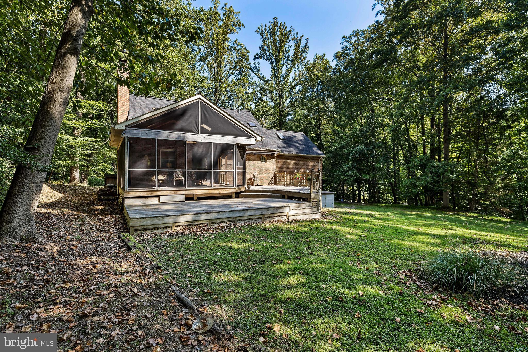 912 ELLENDALE DRIVE