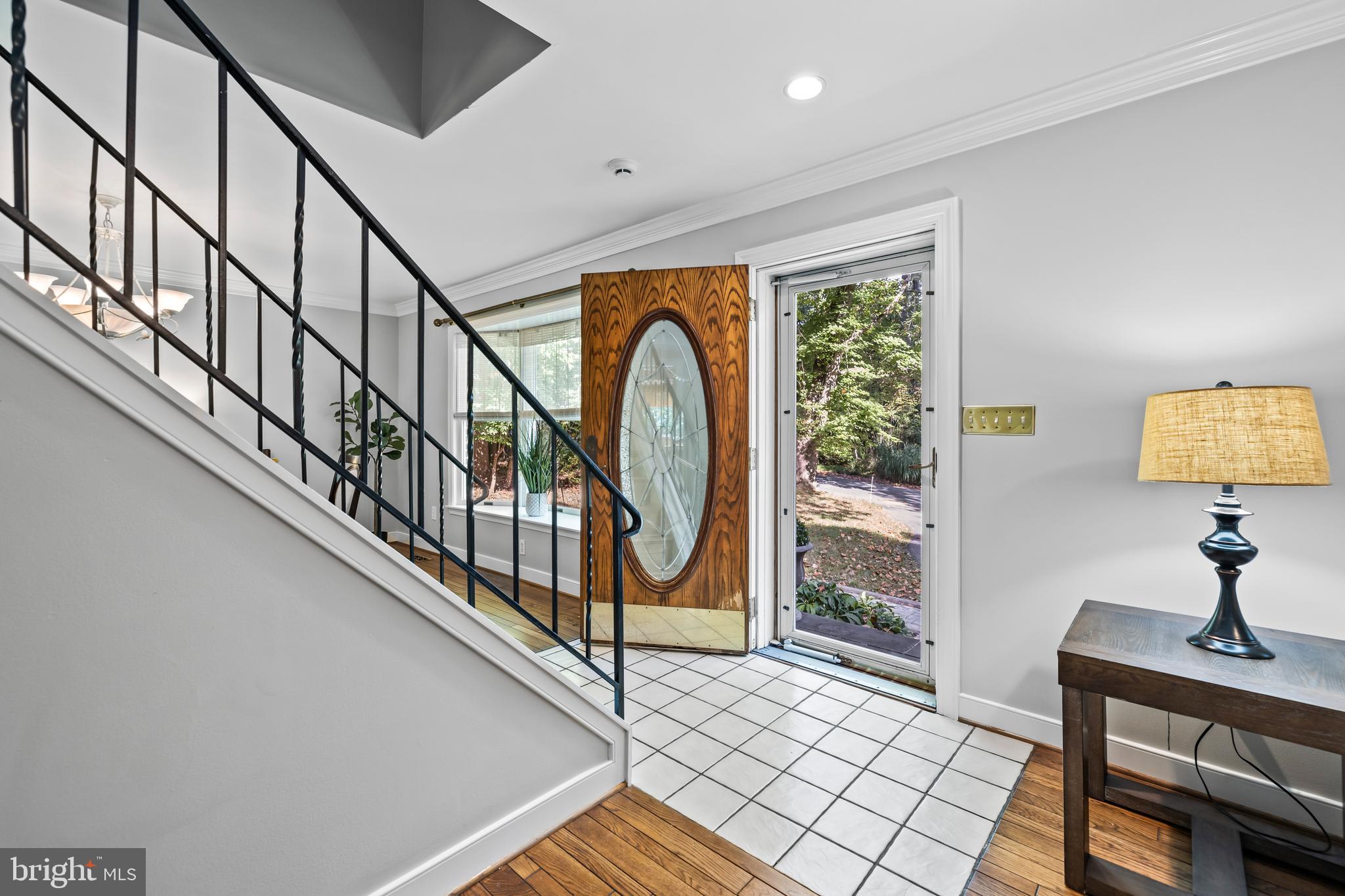 912 ELLENDALE DRIVE