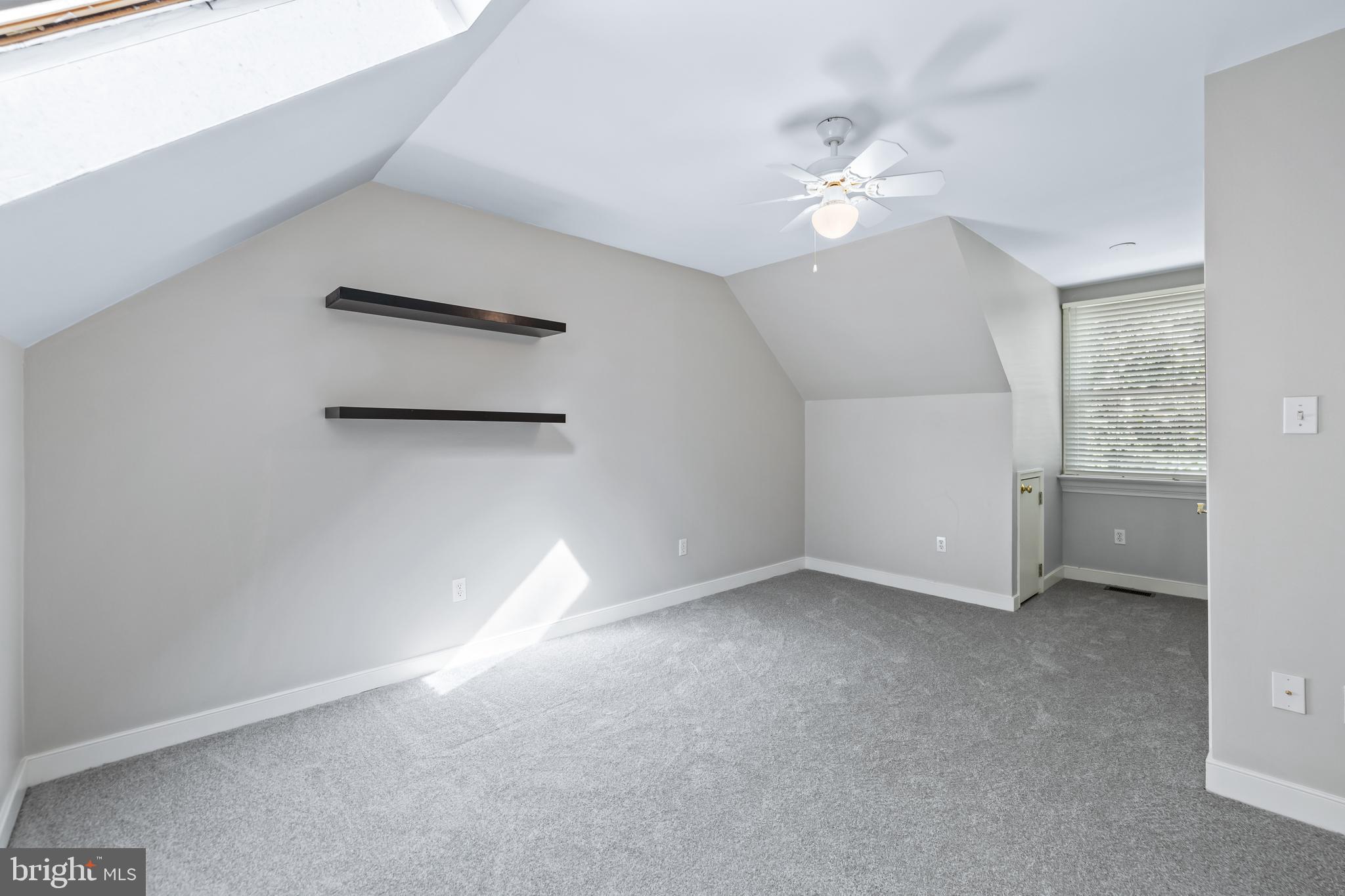 912 ELLENDALE DRIVE
