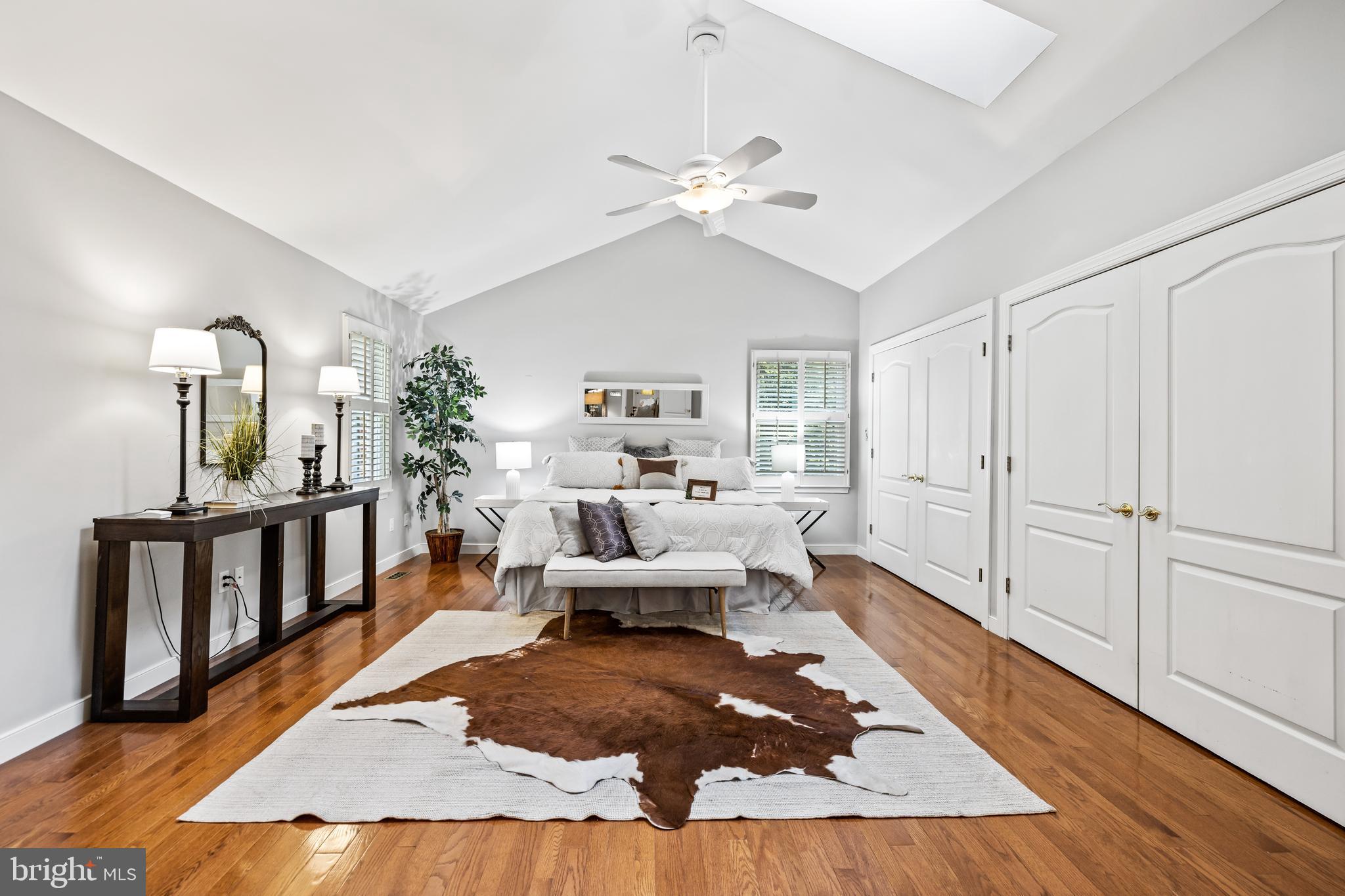 912 ELLENDALE DRIVE
