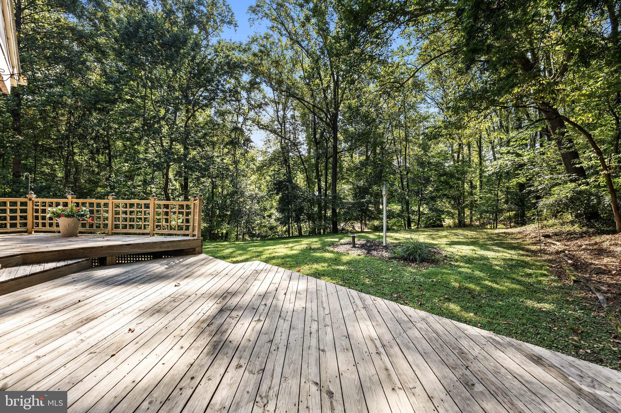 912 ELLENDALE DRIVE