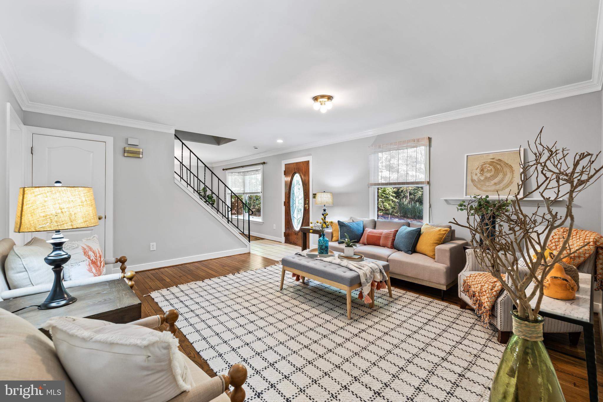 912 ELLENDALE DRIVE
