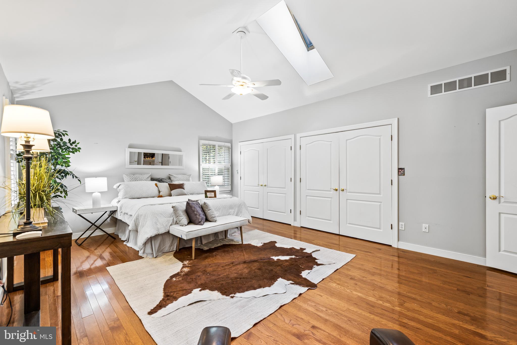 912 ELLENDALE DRIVE