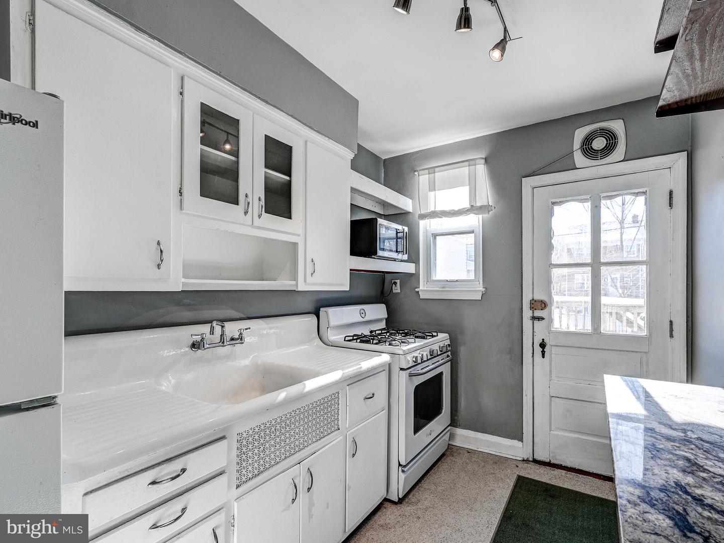 237 Linden AVENUE