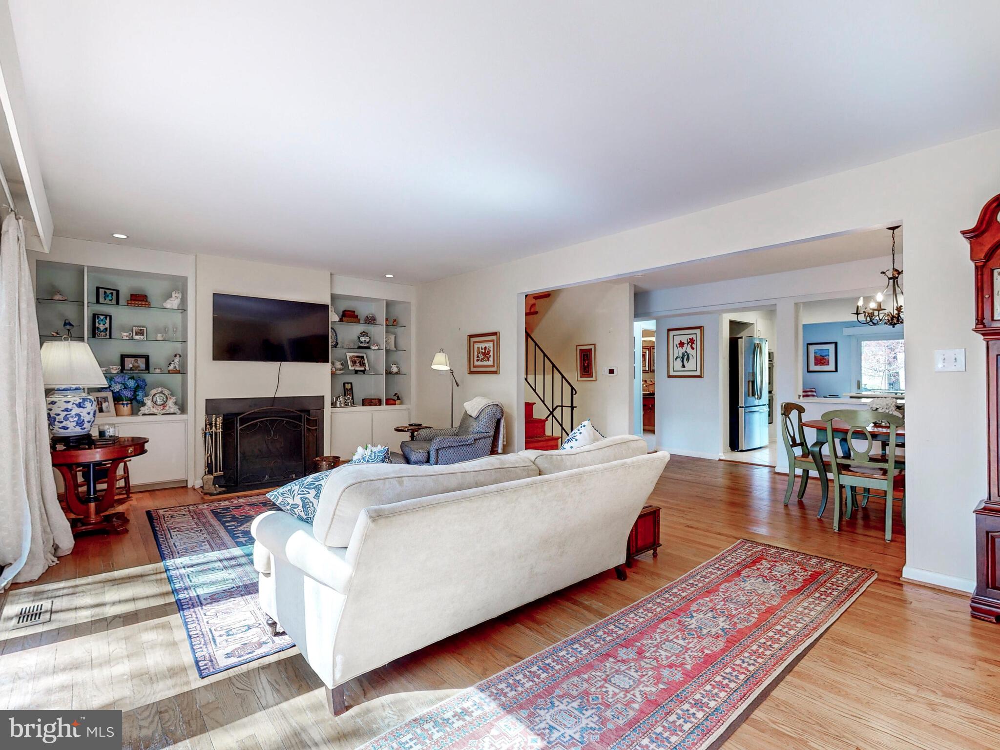 6103 Buckingham Manor Dr