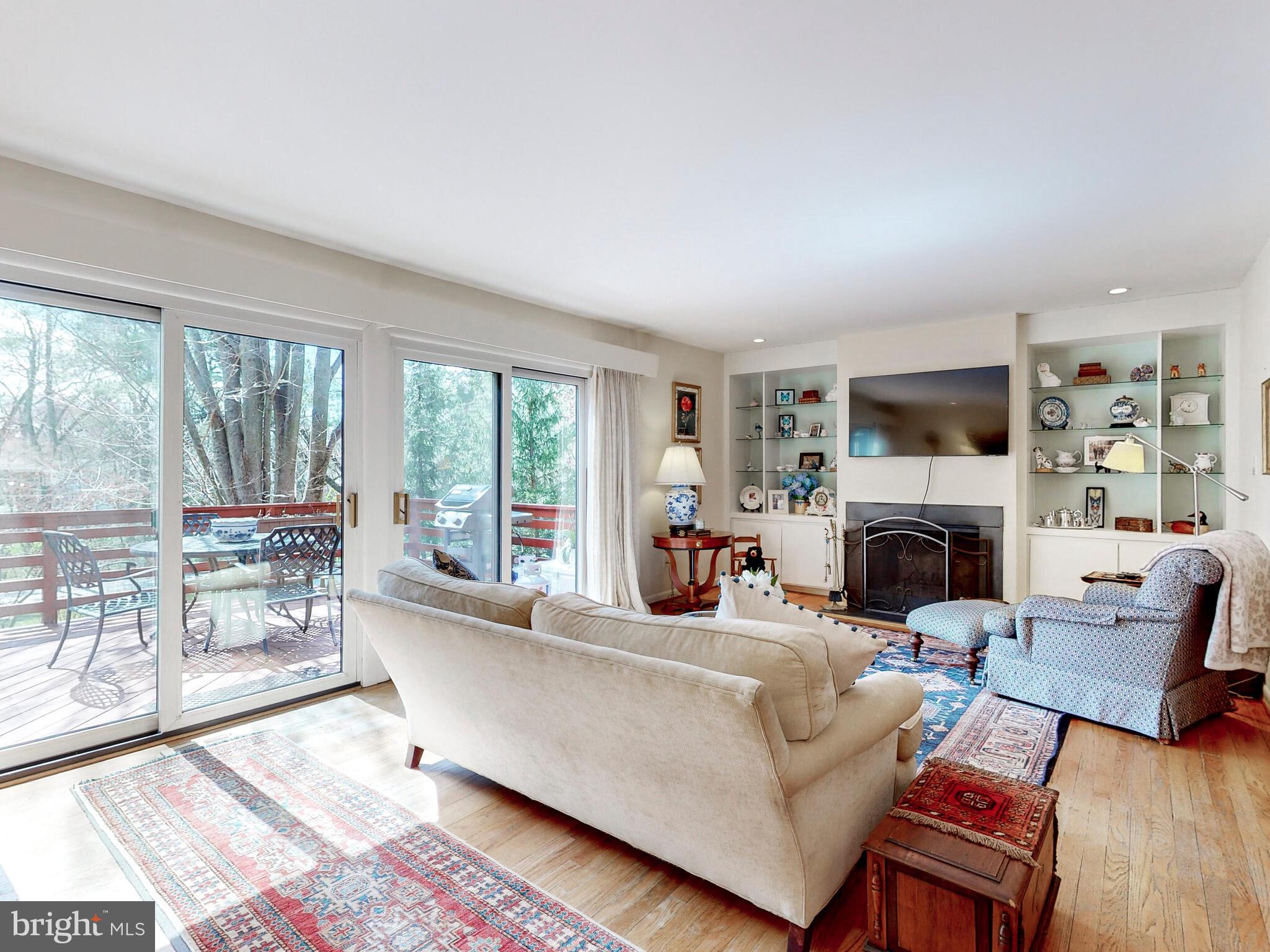6103 Buckingham Manor Dr