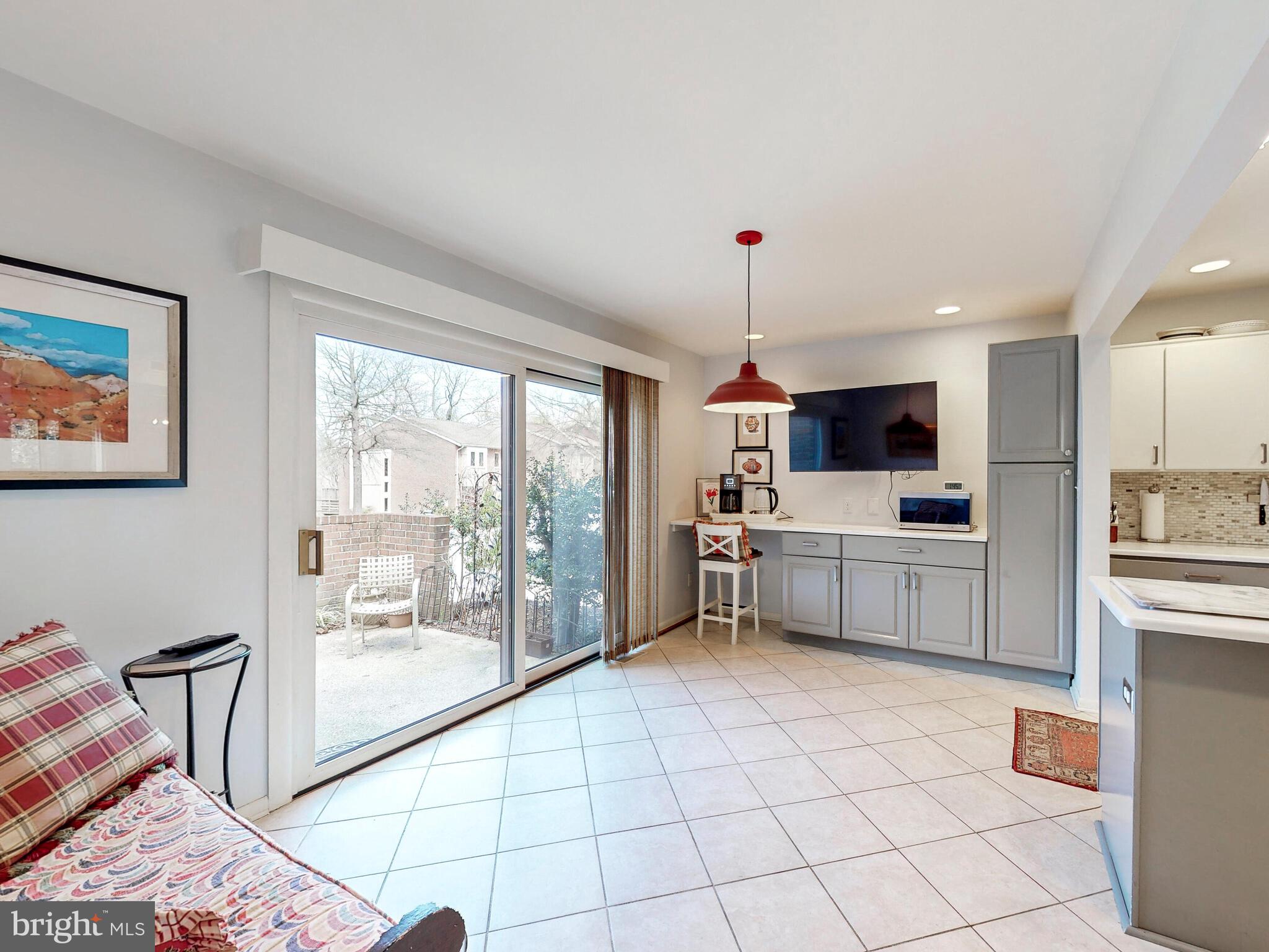 6103 Buckingham Manor Dr
