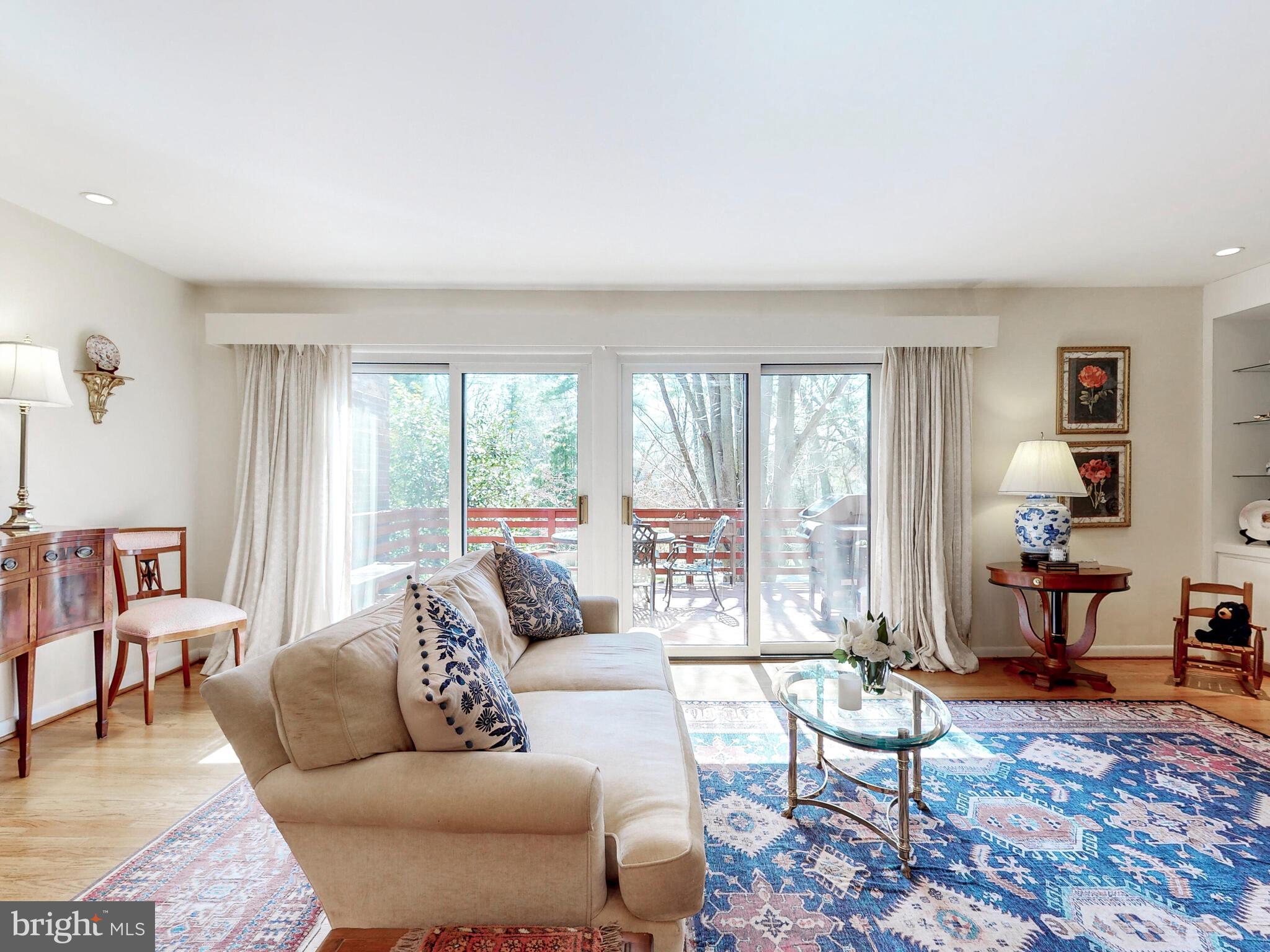 6103 Buckingham Manor Dr