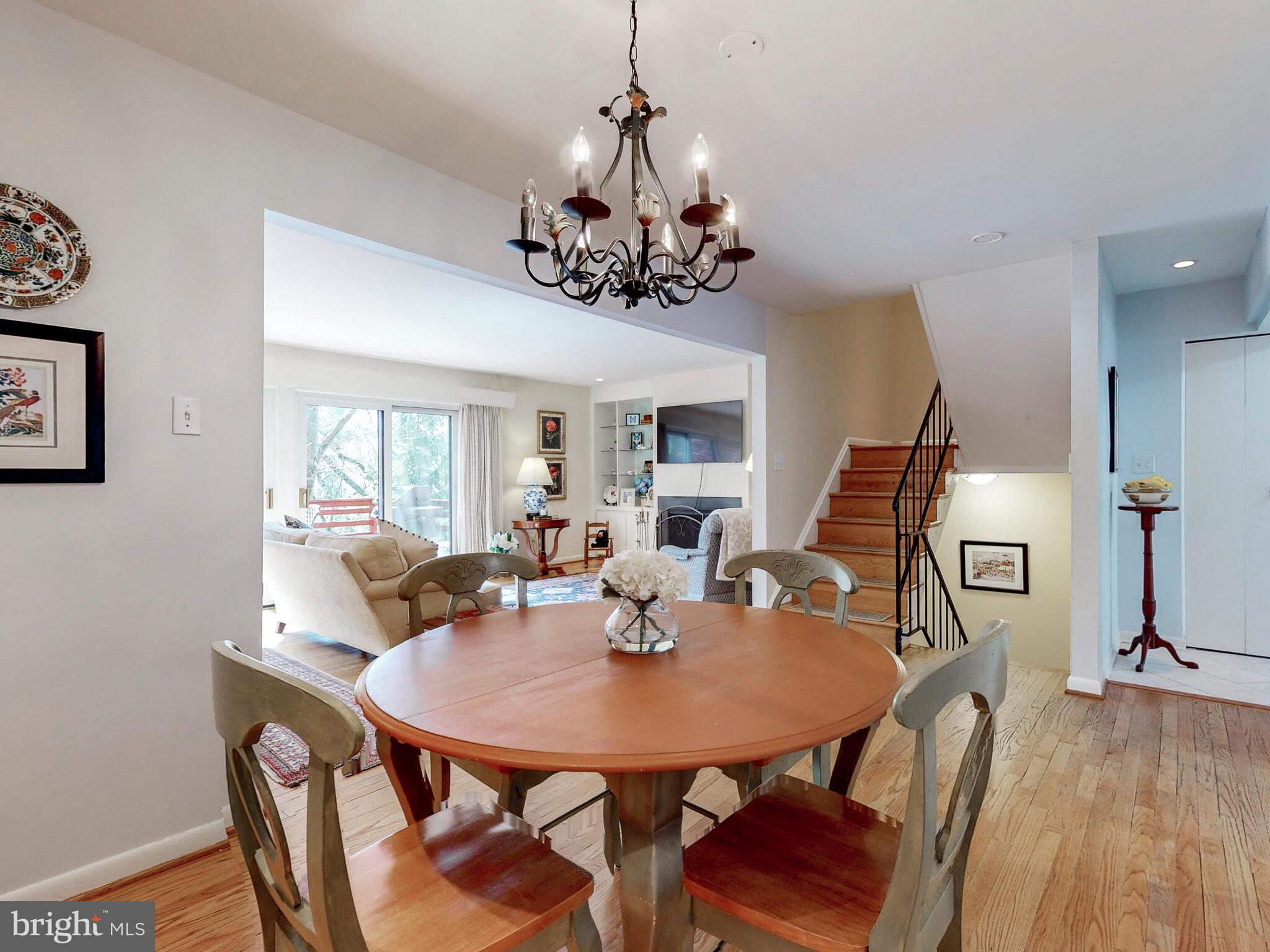 6103 Buckingham Manor Dr