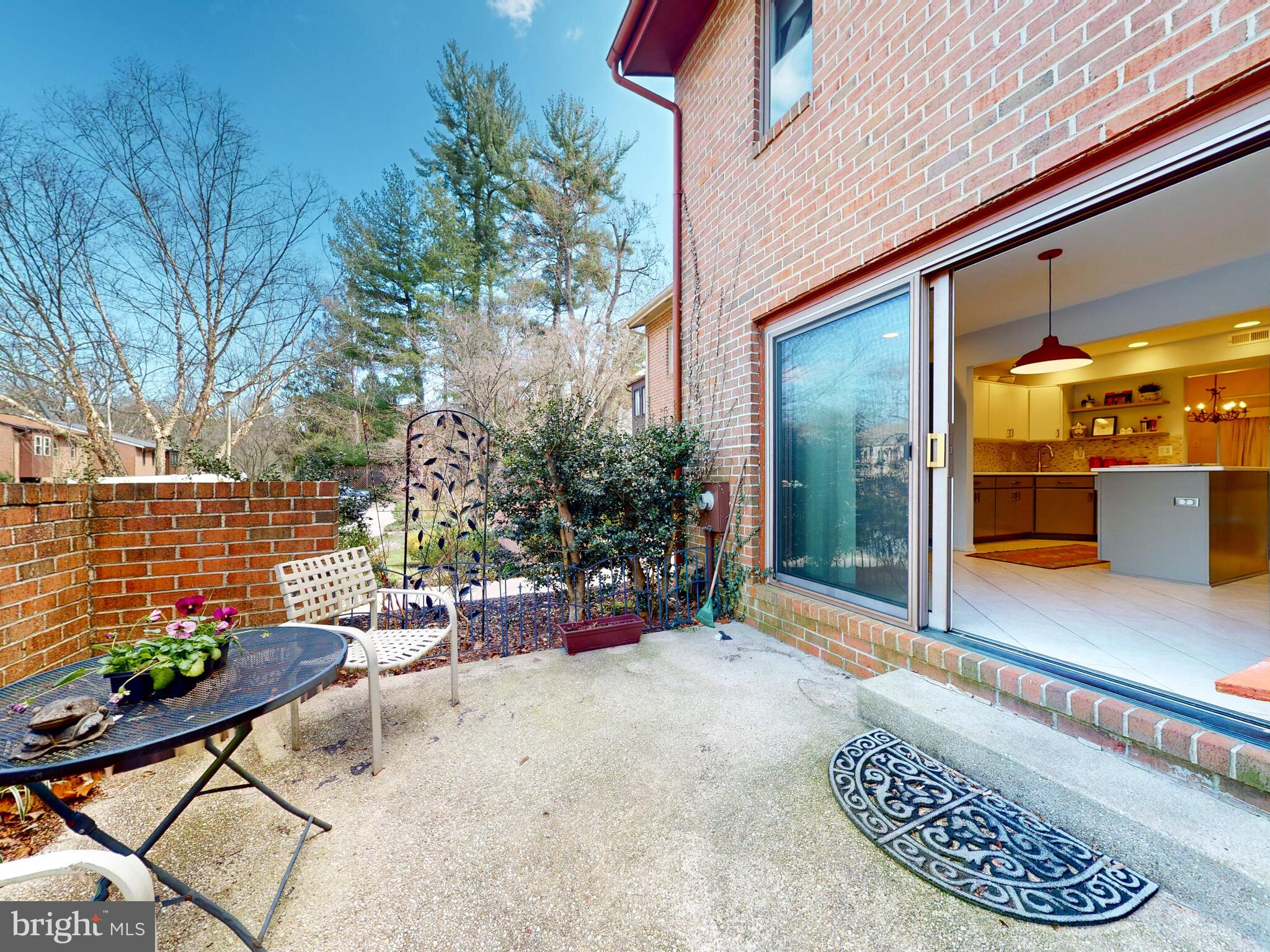 6103 Buckingham Manor Dr