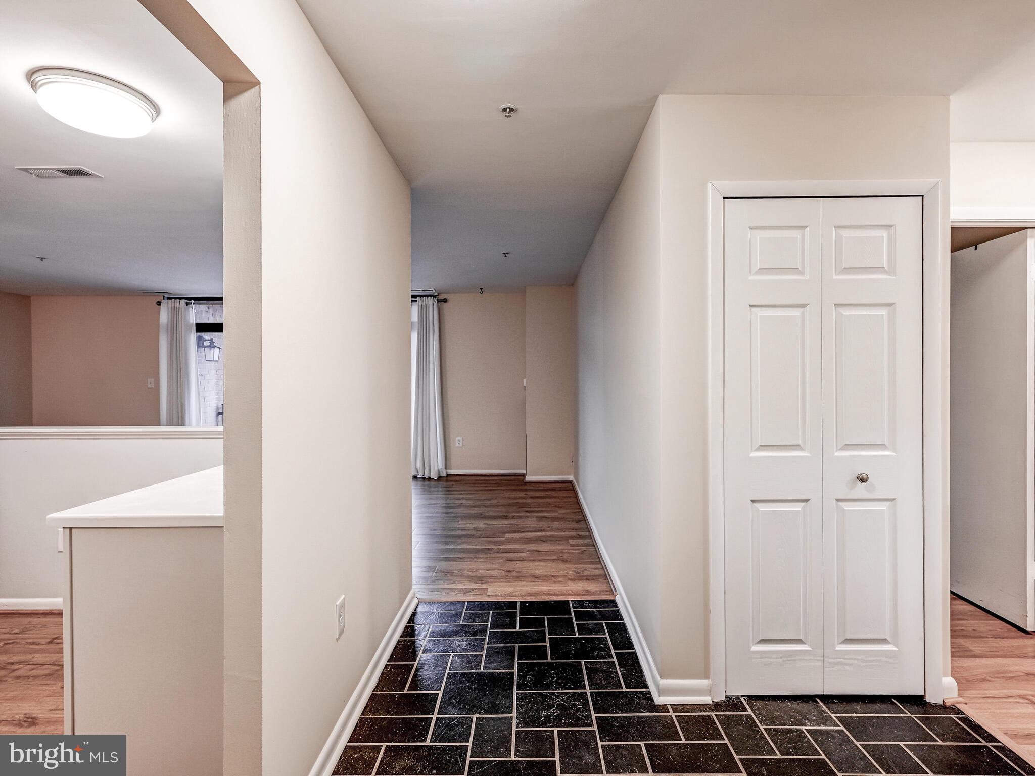 1 Smeton Pl #400