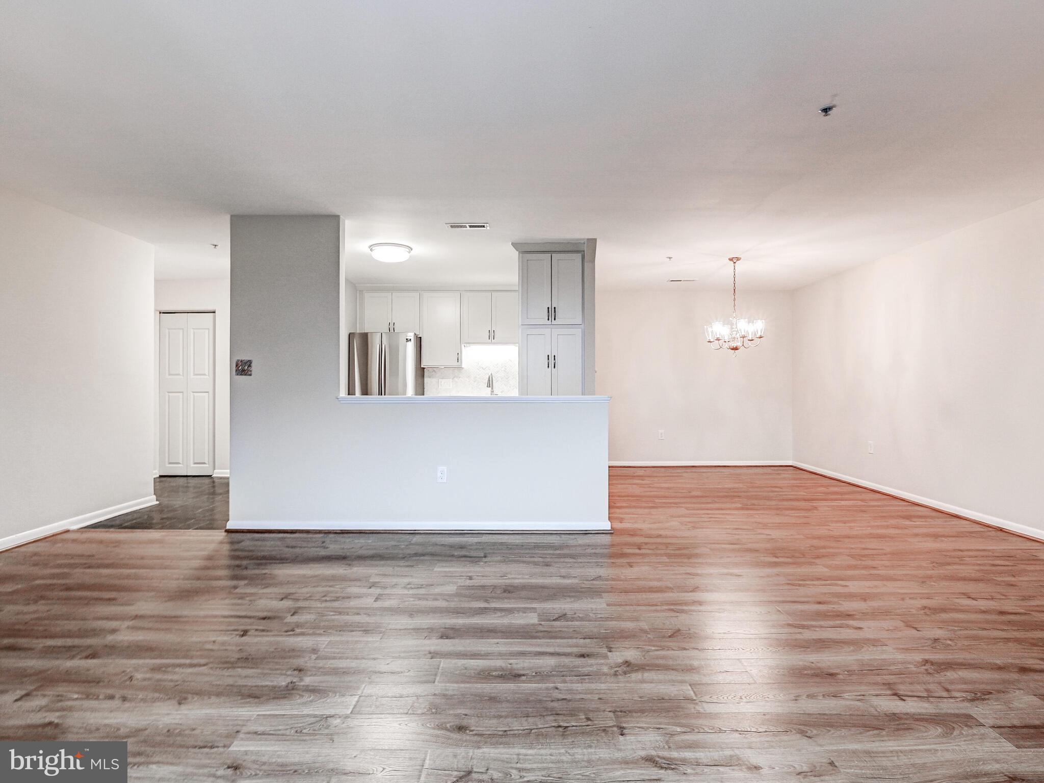 1 Smeton Pl #400