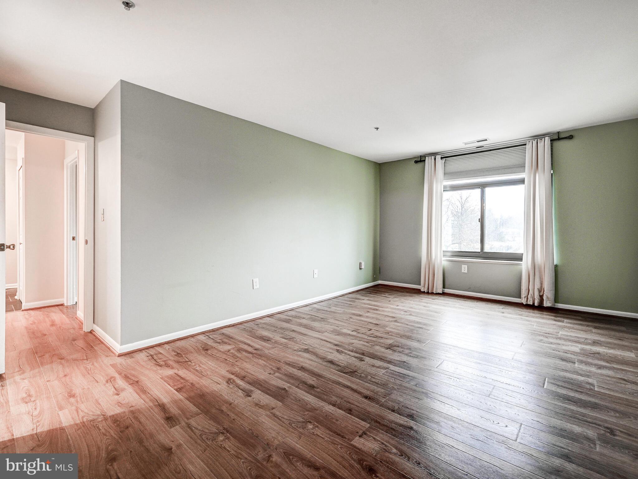 1 Smeton Pl #400