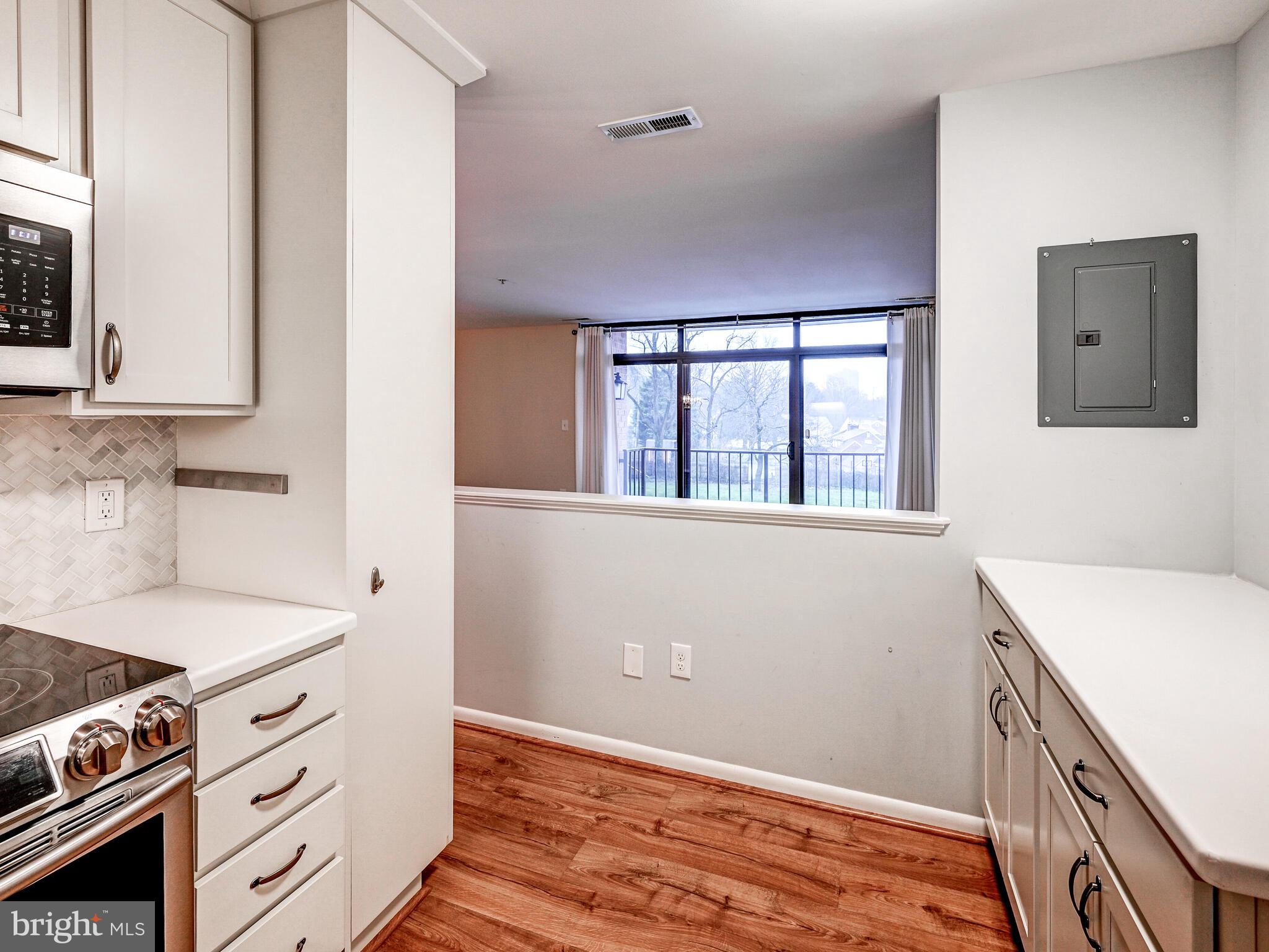 1 Smeton Pl #400