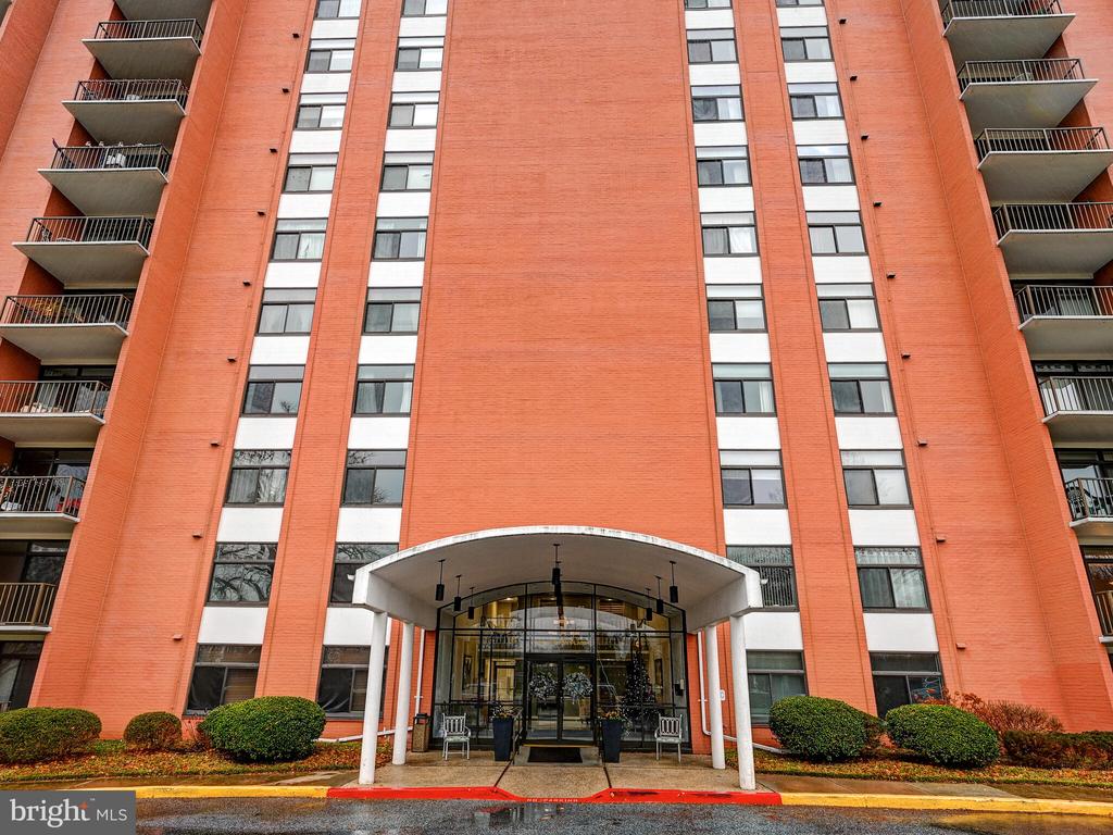 1 Smeton Pl #400